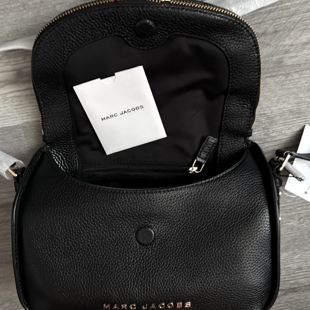 Marc Jacobs*Genuine Leather Crossbody - Black w/Goldtone Hardware 9”x9”x4” NWT! - Picture 11 of 16